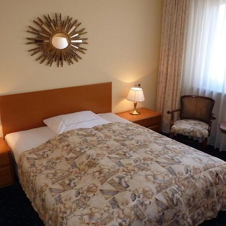 Hotel Brunnenhof Hanau Bagian luar foto
