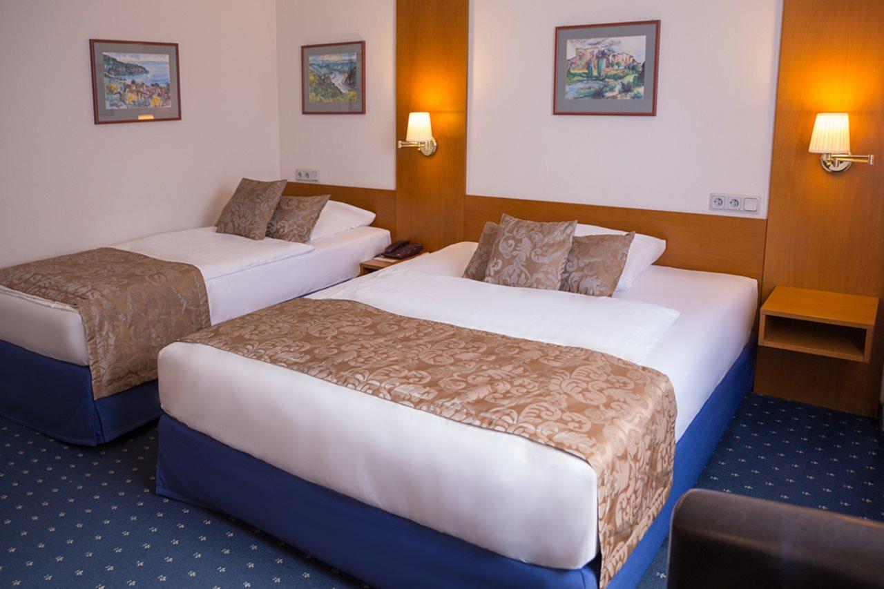Hotel Brunnenhof Hanau Bagian luar foto