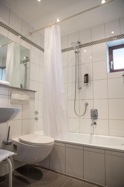 Hotel Brunnenhof Hanau Bagian luar foto